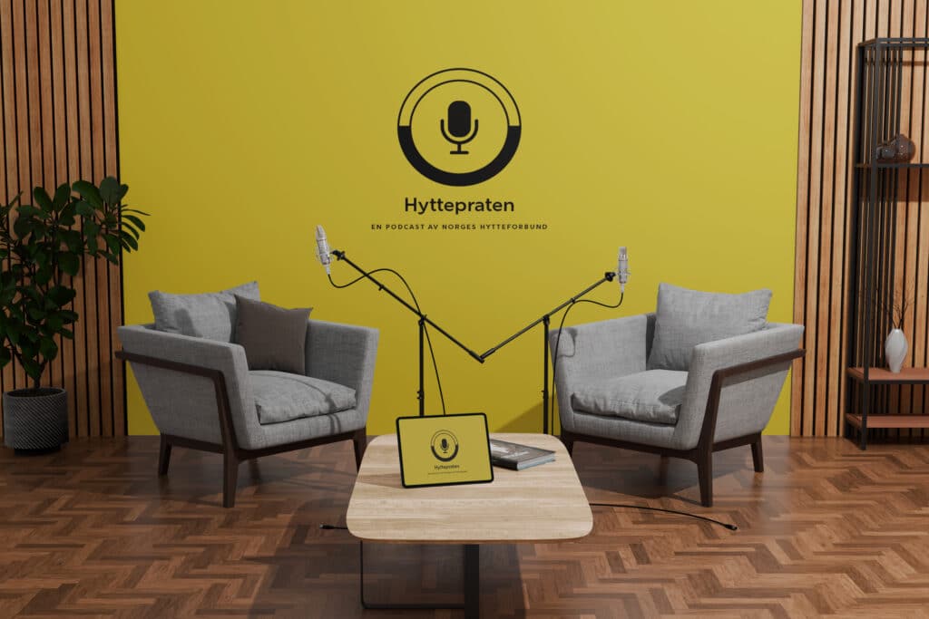 Norges Hytteforbunds podcast logo Hyttepraten på vegg